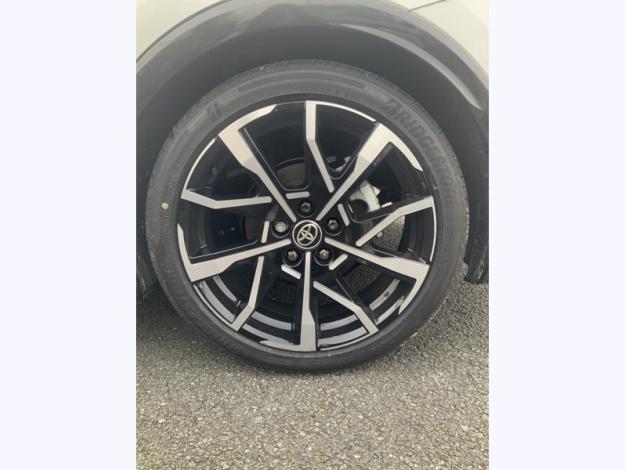 TOYOTA Prius Prius Hybride Rechargeable 223ch Design  PRIUS PHEV 2.0L 223 CH DESIGN VD