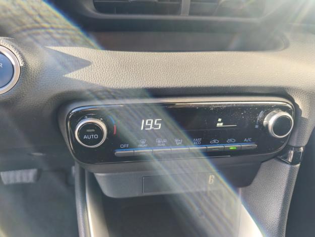 TOYOTA Yaris Hybride 116h Design  