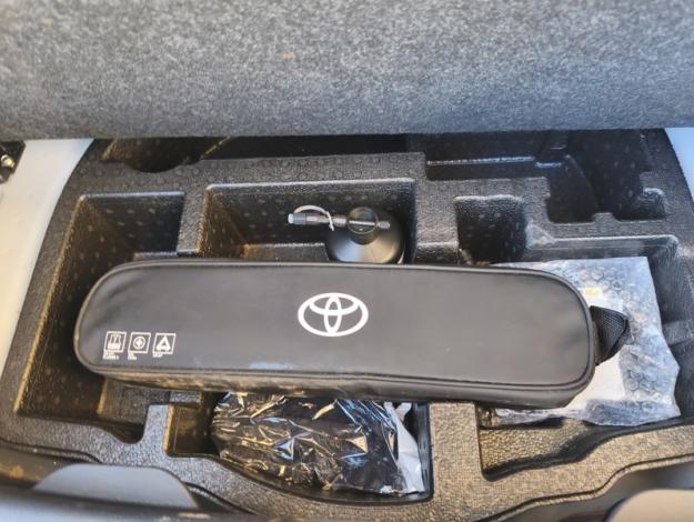 TOYOTA Yaris Hybride 116h Design  