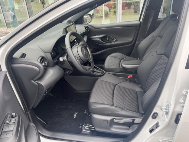 TOYOTA Yaris Hybrid Collection   