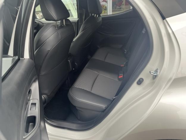 TOYOTA Yaris Hybrid Collection   