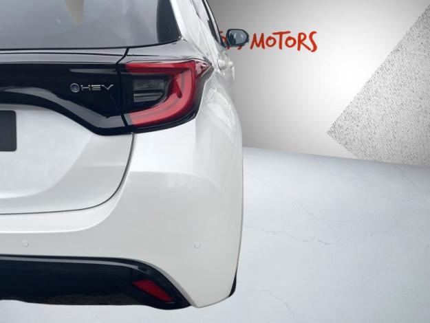 TOYOTA Yaris Hybrid Collection   