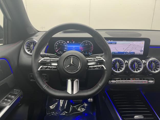 MERCEDES-BENZ GLB 200 d AMG Line  