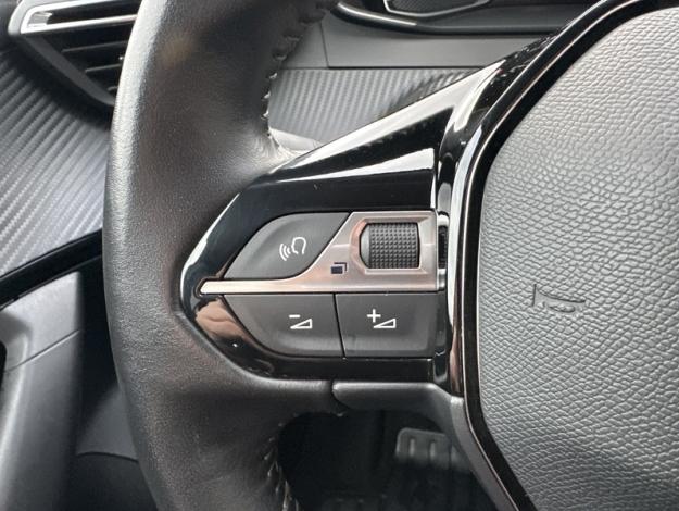 PEUGEOT 2008 1.2 100 Allure  