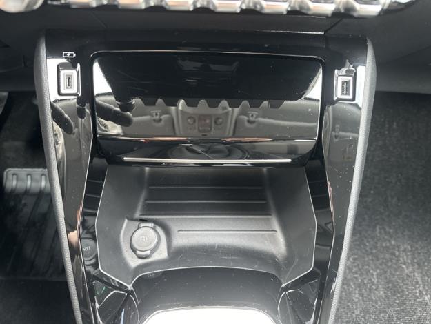 PEUGEOT 2008 1.2 100 Allure  