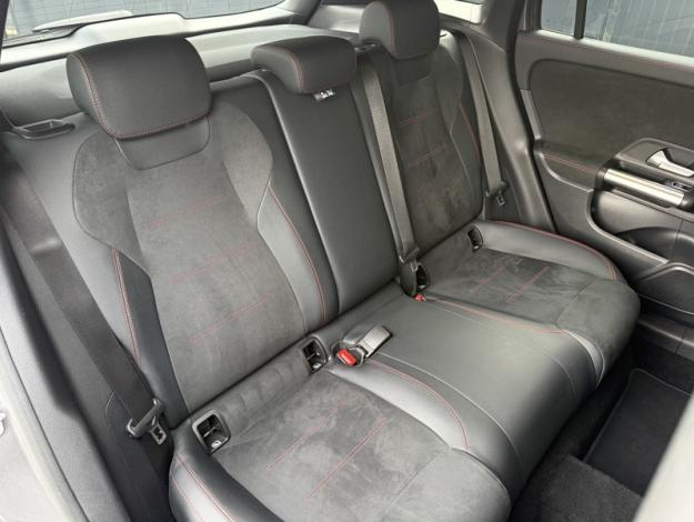 MERCEDES-BENZ GLA 200 d AMG Line  