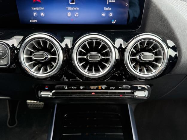 MERCEDES-BENZ GLA 200 d AMG Line  