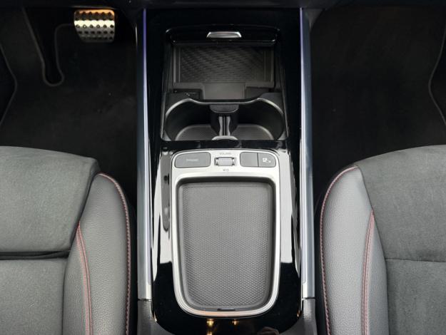 MERCEDES-BENZ GLA 200 d AMG Line  