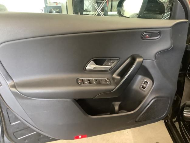 MERCEDES-BENZ A 250 e Business Line LED  