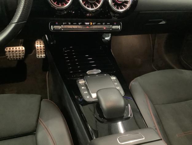 MERCEDES-BENZ CLA 180 d Shooting Brake AMG Line  