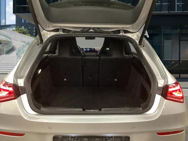 MERCEDES-BENZ CLA 180 d Shooting Brake AMG Line  