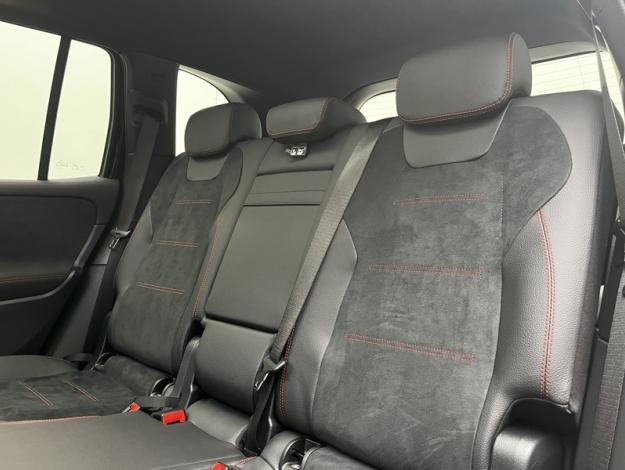 MERCEDES-BENZ GLB 200 d AMG Line  