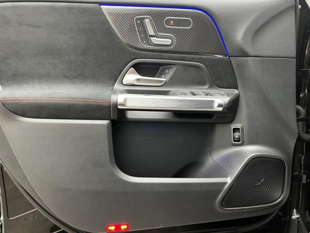 MERCEDES-BENZ GLB 200 d AMG Line  