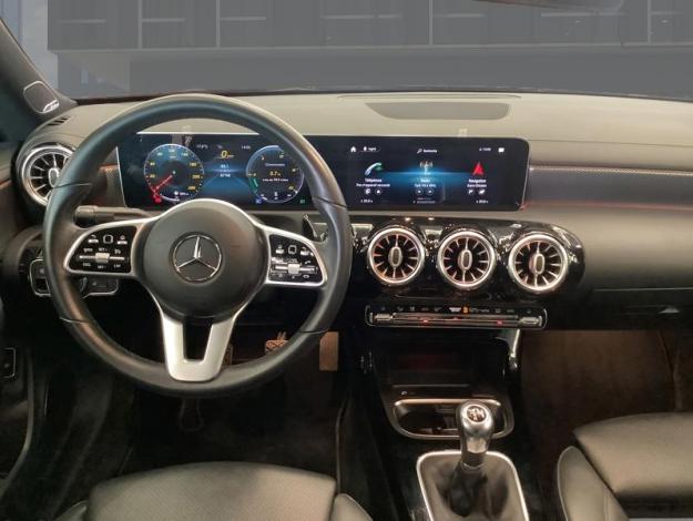 MERCEDES-BENZ CLA 180 Coupé Progressive  
