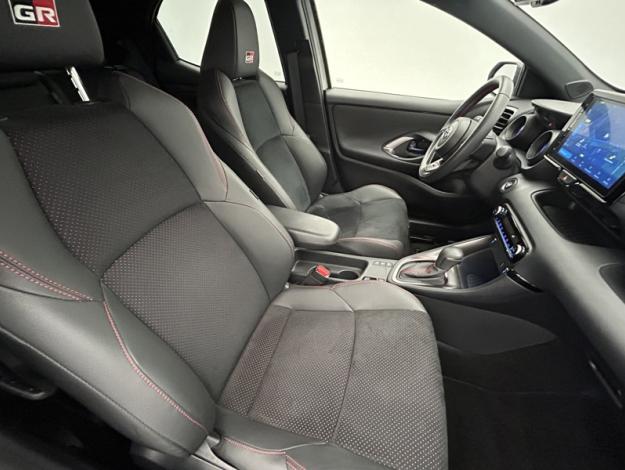 TOYOTA Yaris 116h GR SPORT  