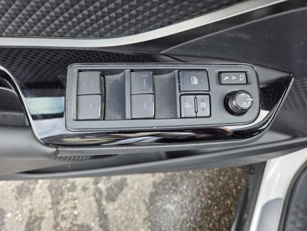 TOYOTA C-HR 122h Design  