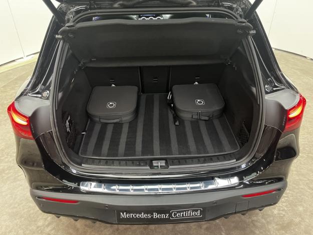 MERCEDES-BENZ EQA 250+ AMG Line  