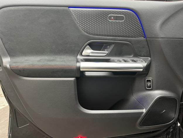 MERCEDES-BENZ EQA 250+ AMG Line  