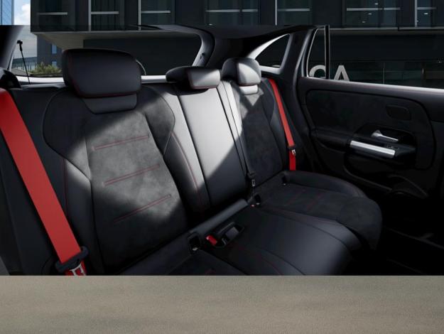 MERCEDES-BENZ GLA 35 AMG 4MATIC  