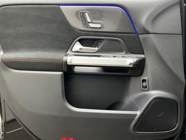 MERCEDES-BENZ GLB 200 d AMG Line  