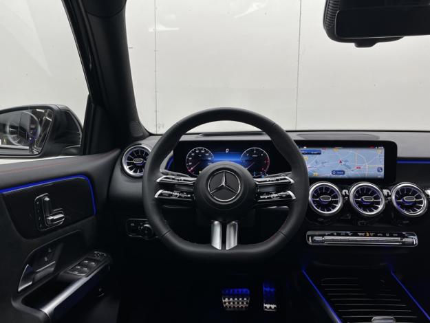 MERCEDES-BENZ GLB 200 d AMG Line  