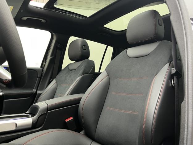 MERCEDES-BENZ GLB 200 d AMG Line  