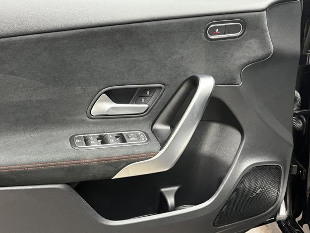 MERCEDES-BENZ Classe A 180 AMG Line  