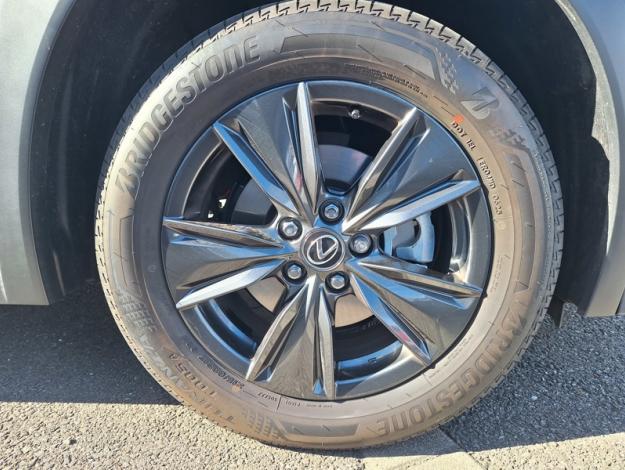 LEXUS UX 300h 2WD Luxe  UX 300H HYBRIDE 2WD MC LUXE TO TECHNO