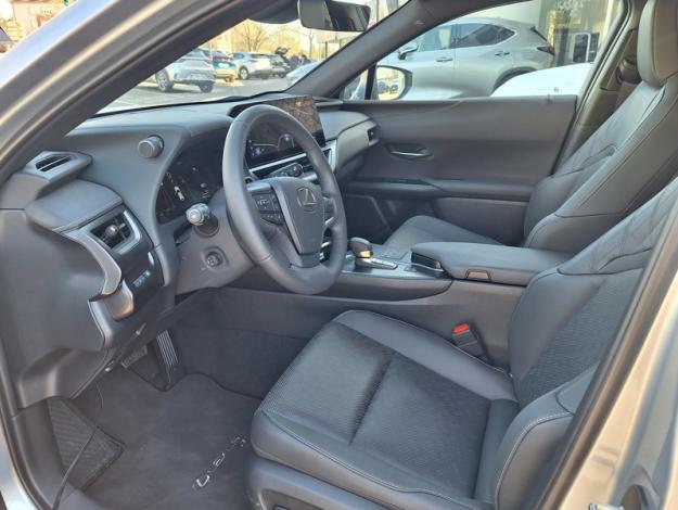 LEXUS UX 300h 2WD Luxe  UX 300H HYBRIDE 2WD MC LUXE TO TECHNO