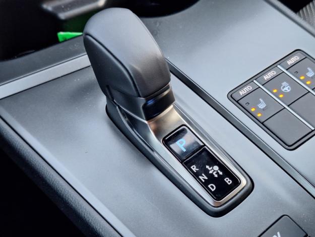 LEXUS UX 300h 2WD Luxe  UX 300H HYBRIDE 2WD MC LUXE TO TECHNO