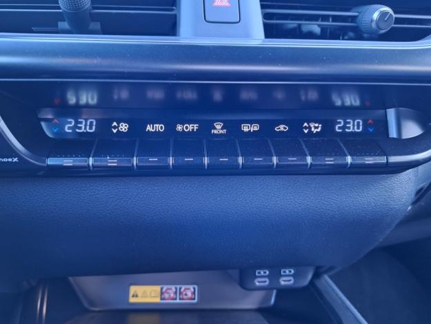 LEXUS UX 300h 2WD Luxe  UX 300H HYBRIDE 2WD MC LUXE TO TECHNO