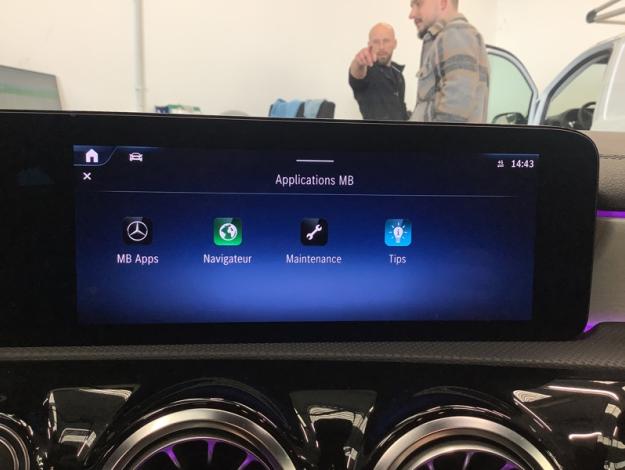 MERCEDES-BENZ CLA 250 e Shooting Brake AMG Line Pano  