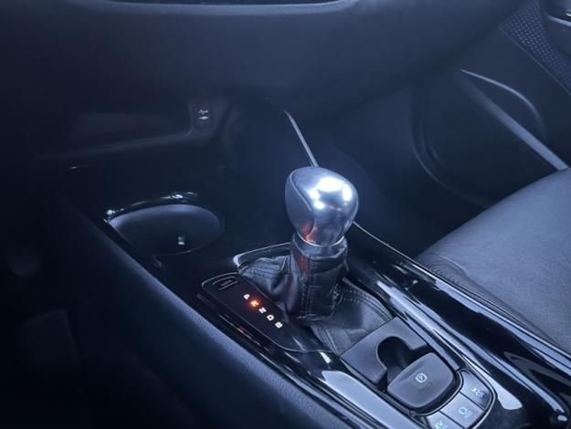 TOYOTA C-HR 1.8 HYBRIDE 122 GRAPHIC  