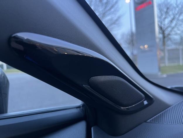 TOYOTA C-HR 1.8 HYBRIDE 122 GRAPHIC  