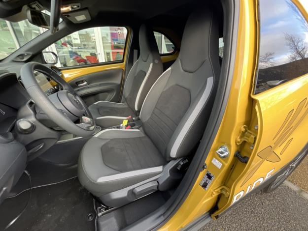 TOYOTA Aygo X Hybride 116h GR Sport  AYGO X CROSSOVER 116H GR SPORT JBL VD MC26