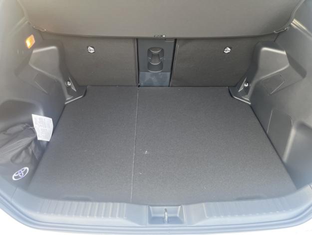 TOYOTA Yaris Cross Hybrid 2WD Design   