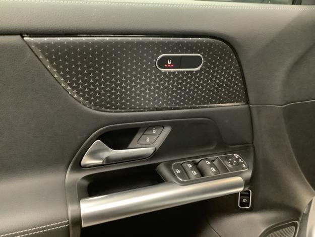 MERCEDES-BENZ GLA-Klasse GLA 180 Off-Roader