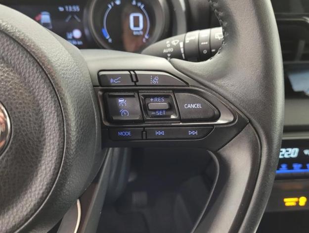 TOYOTA Yaris Design 120   