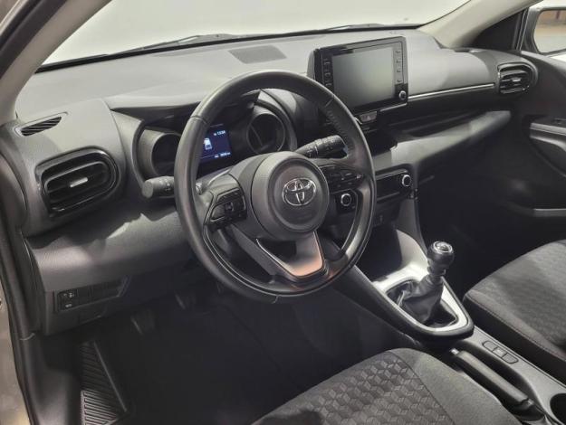 TOYOTA Yaris Design 120   