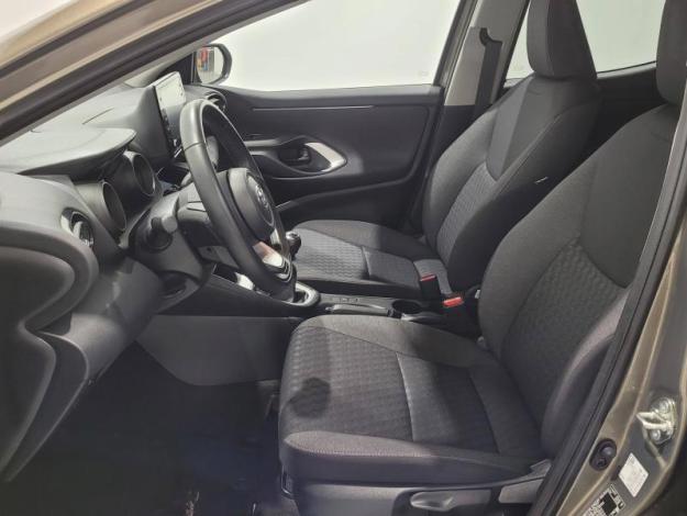 TOYOTA Yaris Design 120   