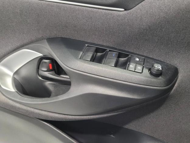 TOYOTA Yaris Design 120   