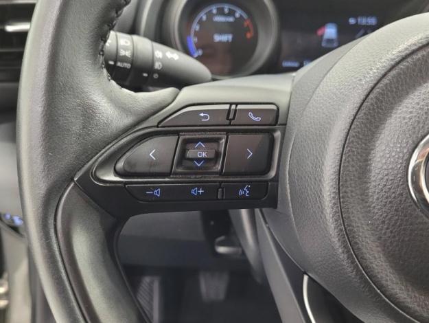 TOYOTA Yaris Design 120   