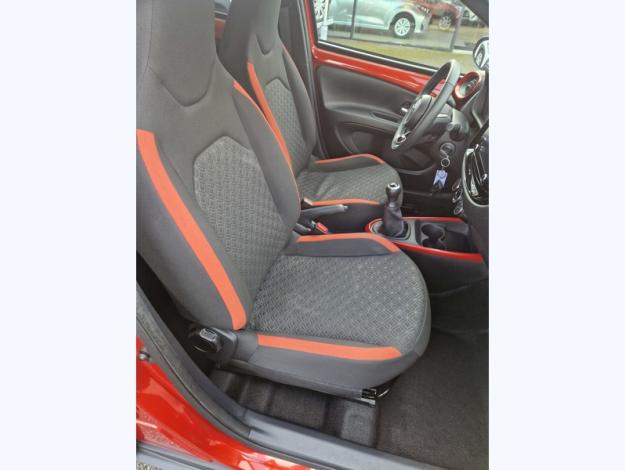 TOYOTA Aygo X 1.0 VVT-i 72 Design   