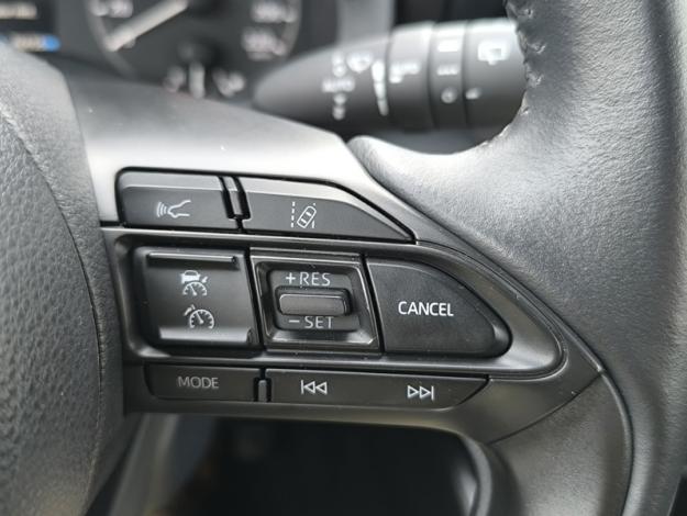 TOYOTA Yaris Hybride 116h Dynamic Business Beyond Zer  