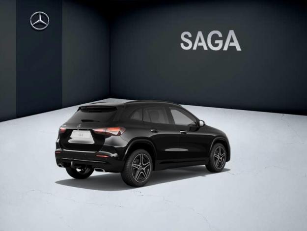 MERCEDES-BENZ GLA 180 AMG Line  