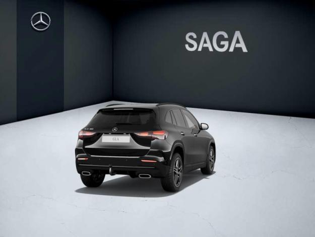 MERCEDES-BENZ GLA 180 AMG Line  