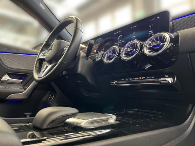 MERCEDES-BENZ CLA CLA 200d Shooting Brake (17/23)