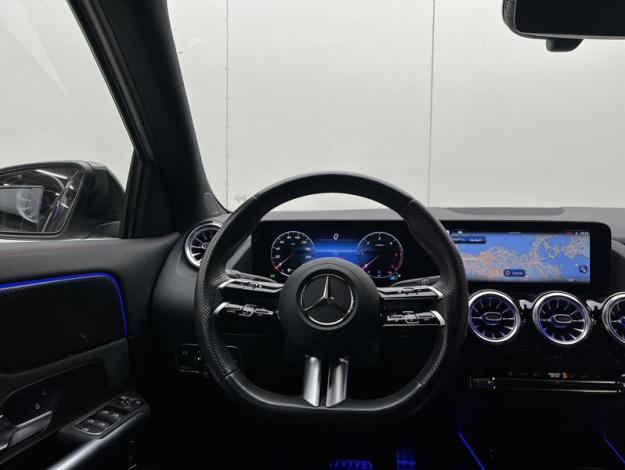 MERCEDES-BENZ GLA 200 d AMG Line  