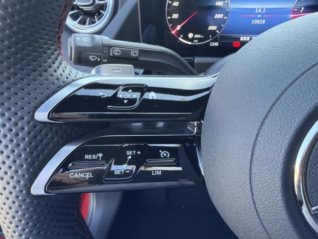 MERCEDES-BENZ GLA 200 d AMG Line  