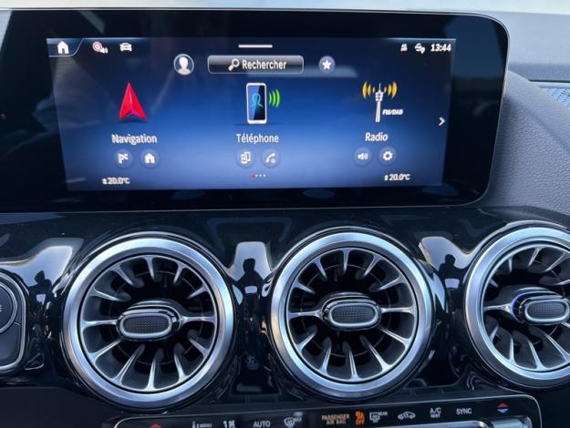 MERCEDES-BENZ GLA 200 d AMG Line  